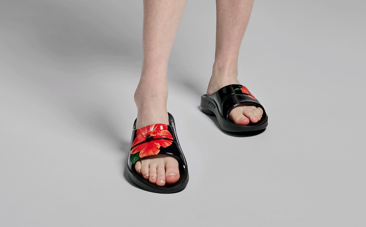 Women's OOahh Limited Slide Sandal - Hibiscus